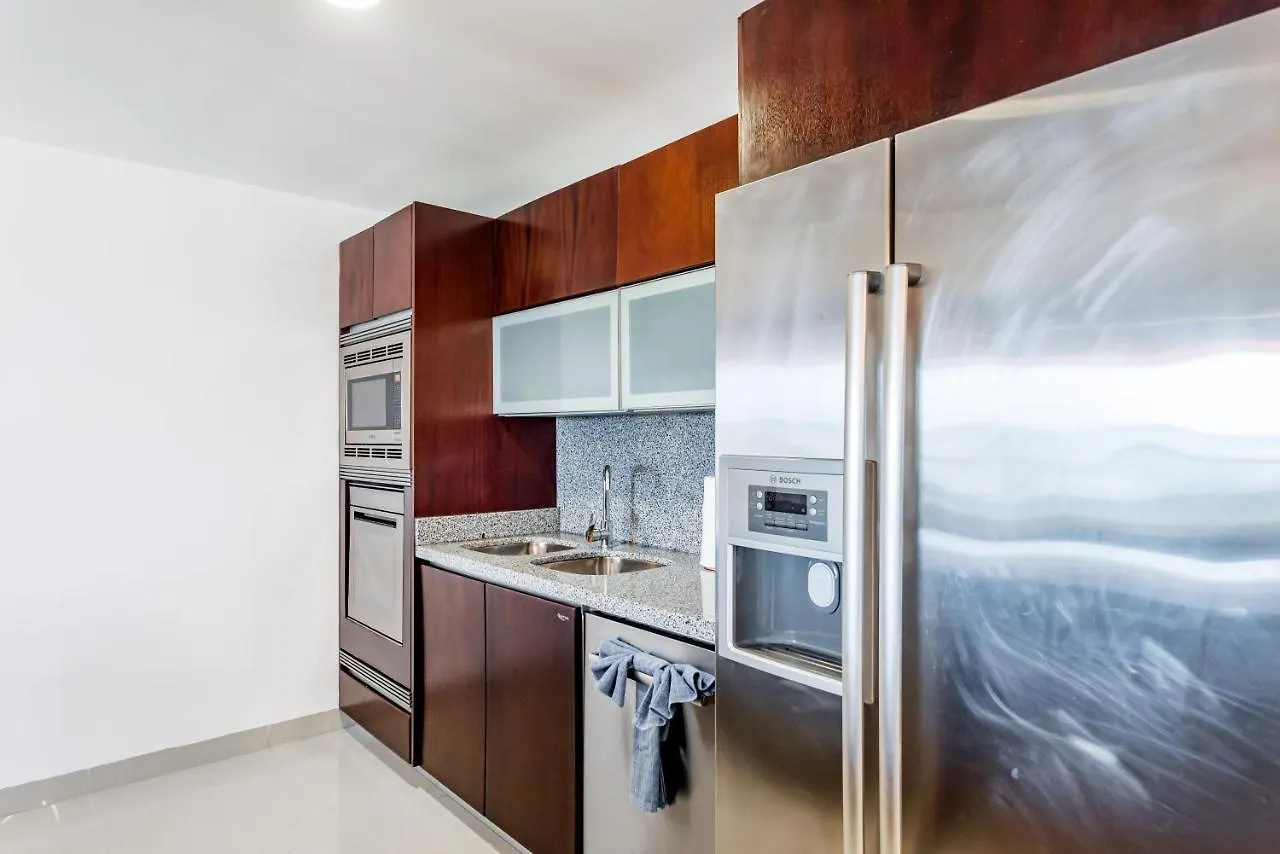 Gorgeous Ocean Front Apartment Casa Shell Condo Плая-дель-Кармен