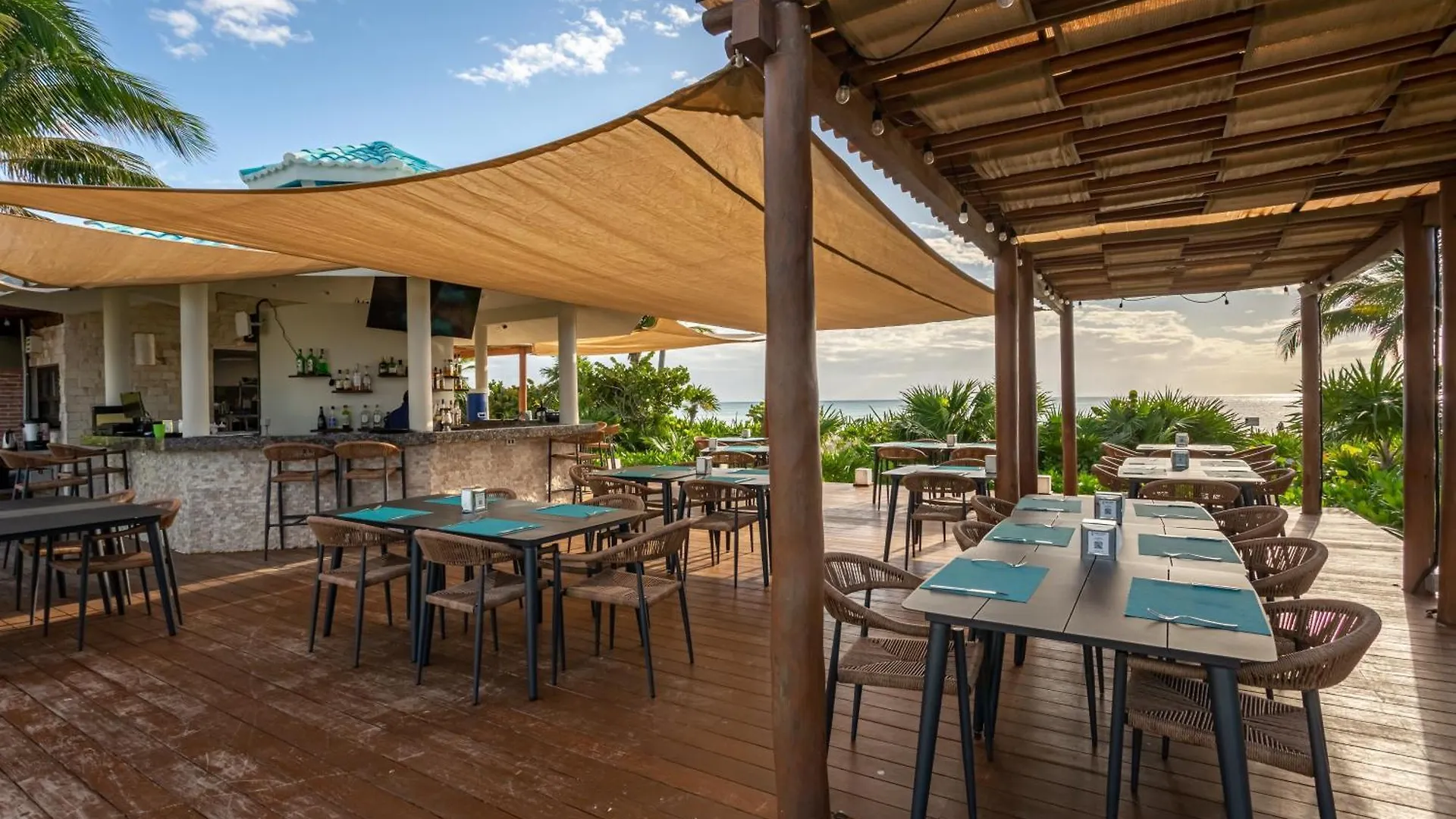Gorgeous Ocean Front Apartment Casa Shell Condo Плая-дель-Кармен