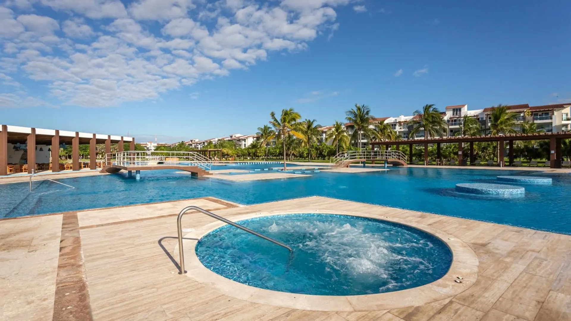 Gorgeous Ocean Front Apartment Casa Shell Condo Плая-дель-Кармен