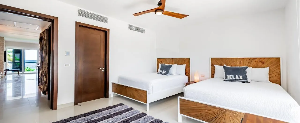 Gorgeous Ocean Front Apartment Casa Shell Condo Playa del Carmen